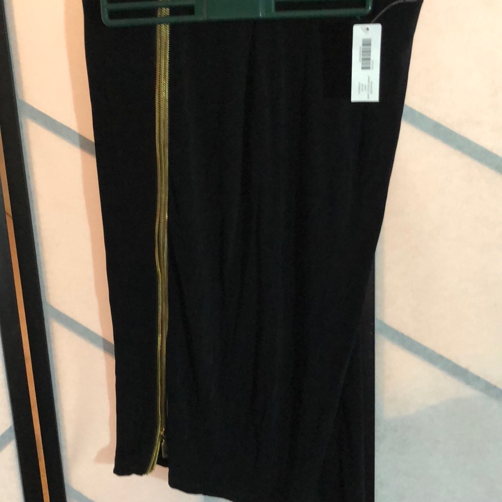 NWT Chico’s Traveler Skirt with zipper slit